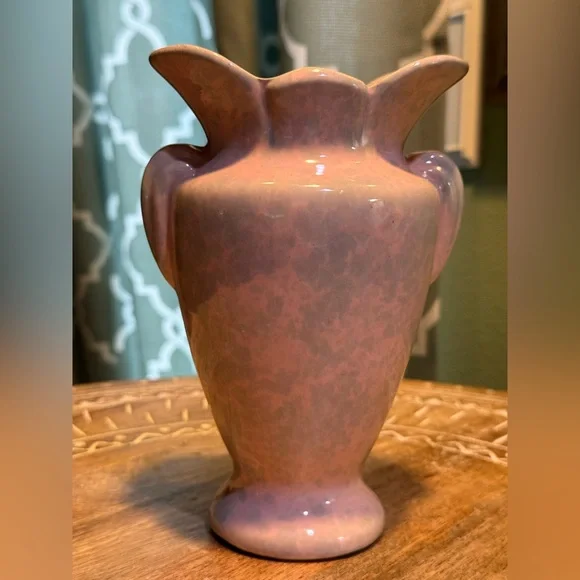 Elegant Pink Ceramic Vase - Picture 7 of 16